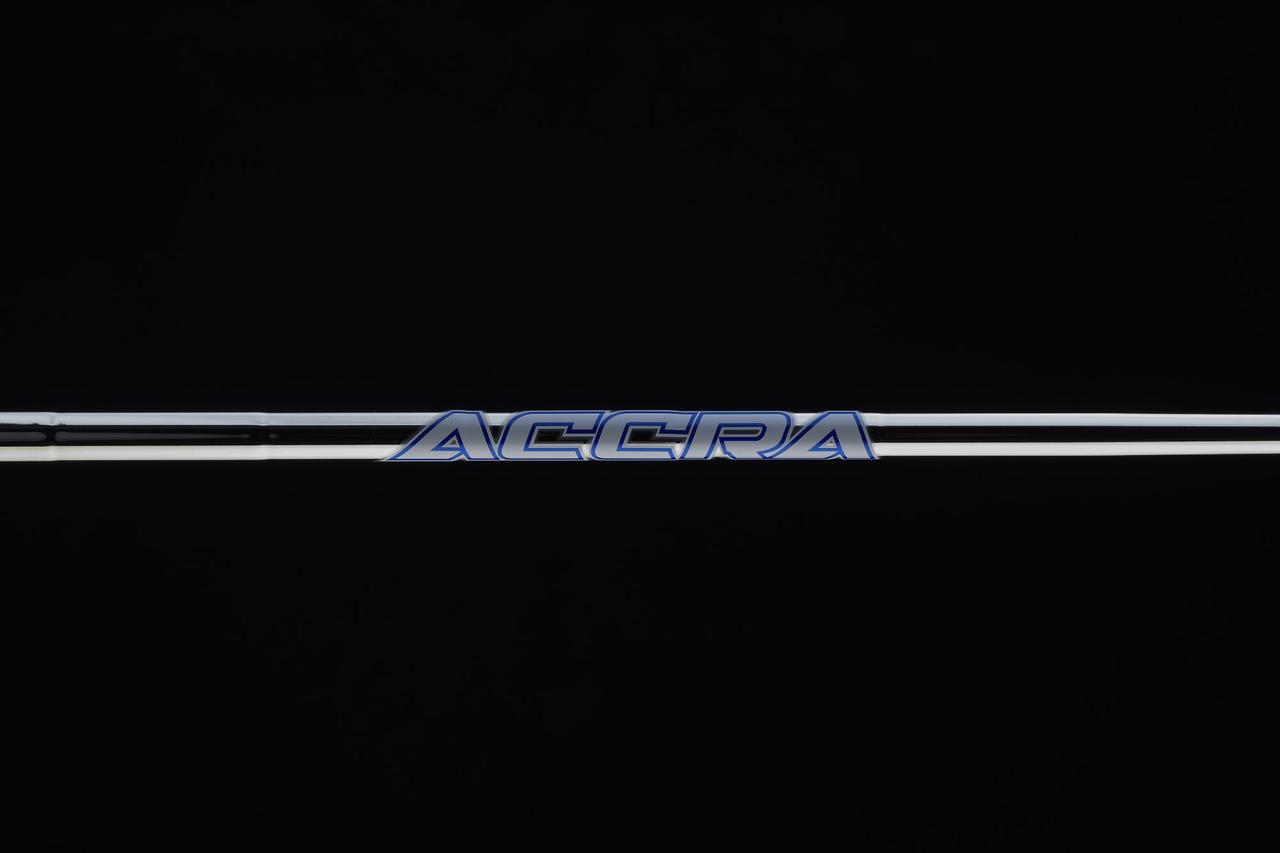 画像: 「ACCRA iSteel Blue」は、ユニフレックスで手元側はステップがあるが先端側はステップレス