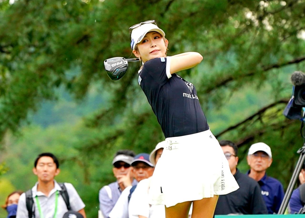 画像: 前半「30」をマークし4位タイの金田久美子