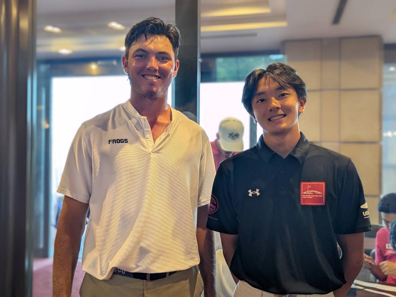 画像: 偉大な父を持つクリス・クーチャー（左）。チャーリー・ウッズ（タイガー・ウッズの息子）やジョン・デーリーⅡ（ジョン・デーリーの息子）たちとも仲がいいという。「お互い、たまたまゴルフが上手な父のもとに生まれただけです」。隣は通訳をしてくれた米山拓哉さん