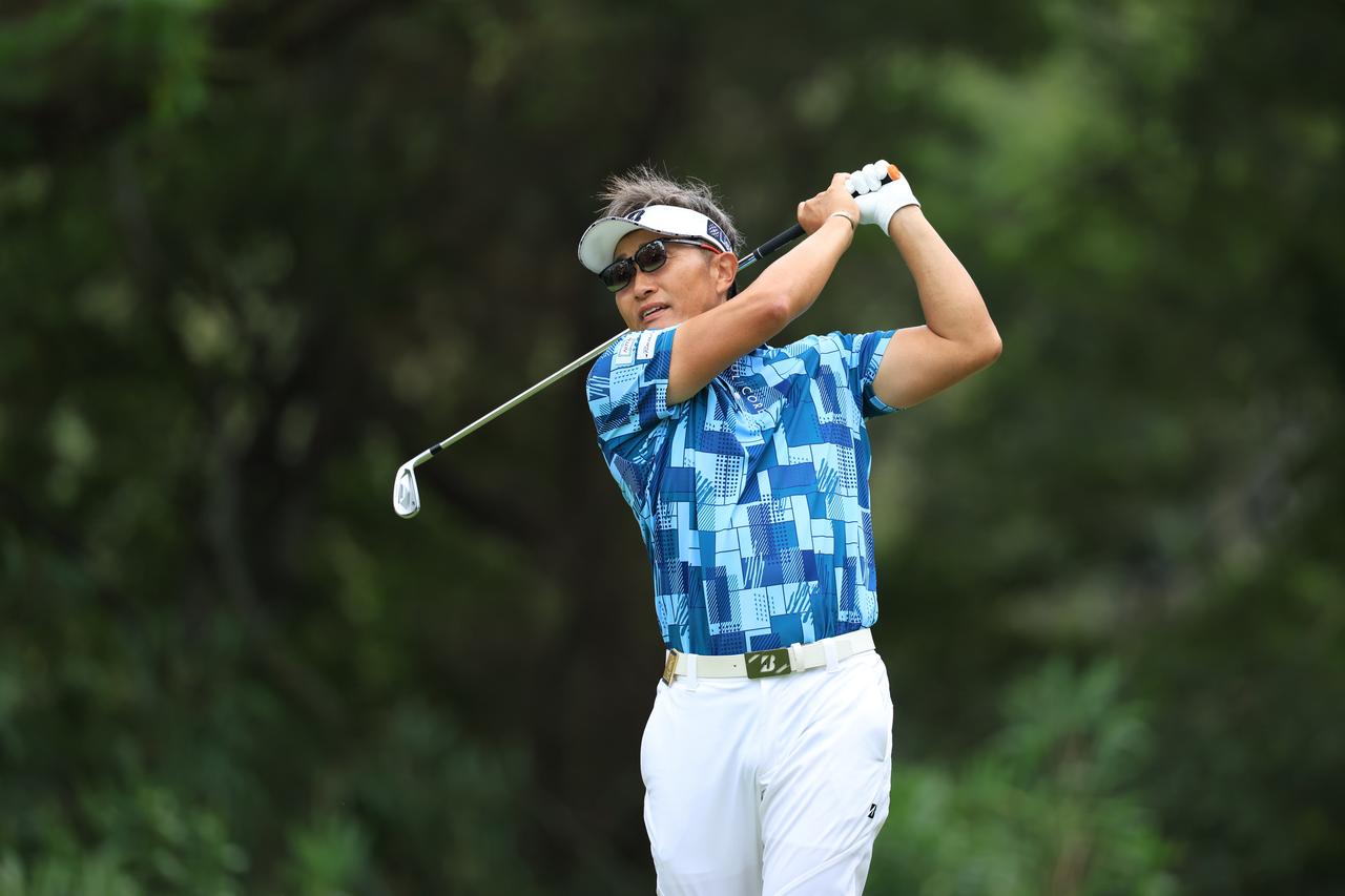 画像: 14~17番で4連続バーディを奪い、首位をしっかりキープした宮本勝昌