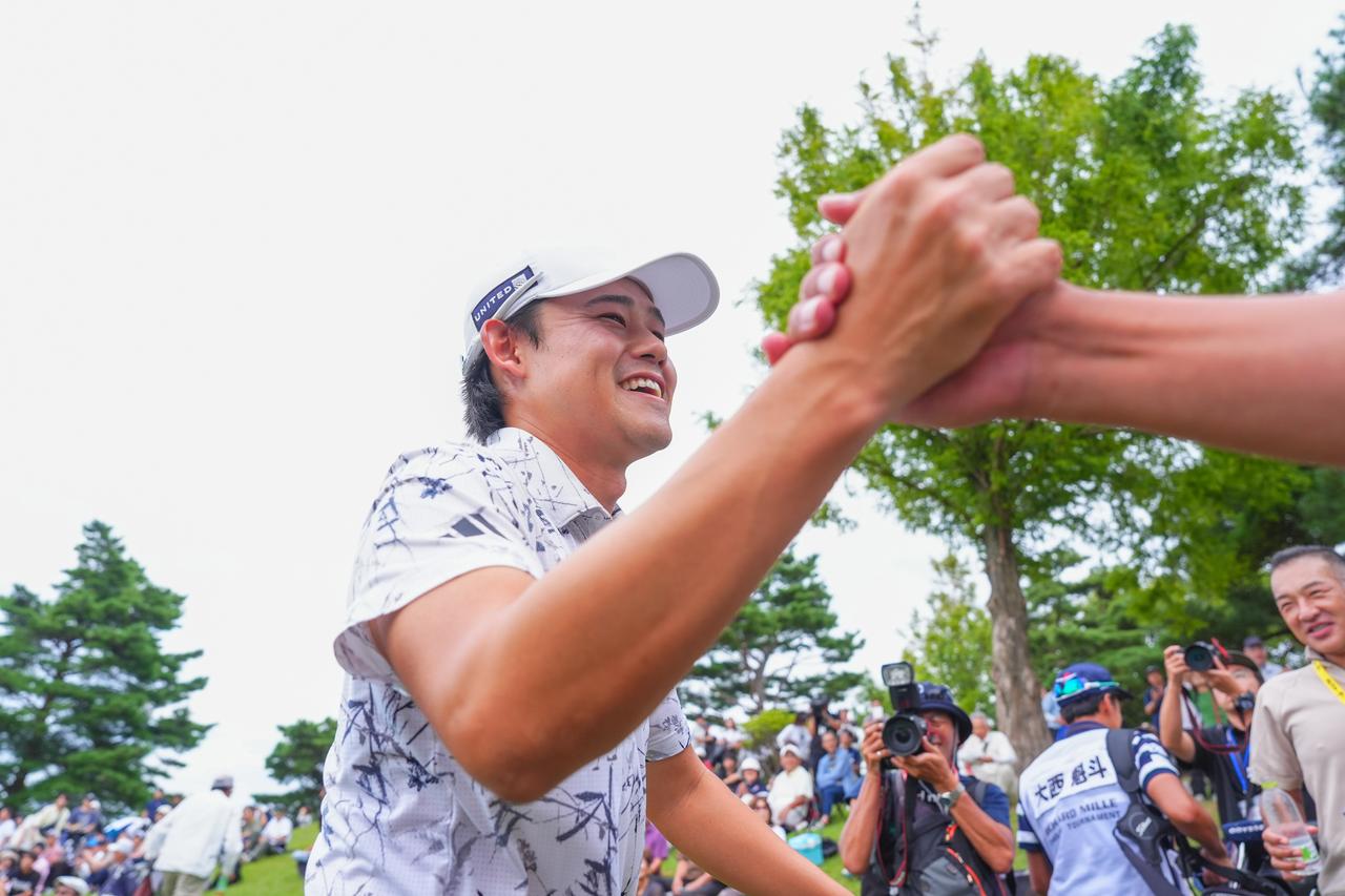 画像: 「本当につらいこともあった4年間だったので、こうしてまた優勝することができて、本当にうれしいです」と語った(撮影/姉崎正)