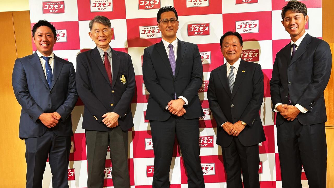 画像: 7月の会見時。左から、堀川、コースの井上和巳支配人代行、横山社長、倉本、阿久津(写真提供/JGTO公式サイト)