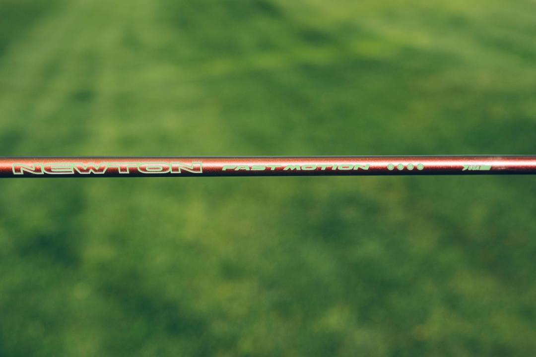 画像: 従来の「Motion」より約10g軽量化した「Fast Motion」(写真提供:newtongolfより)