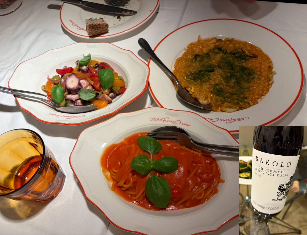 画像: 「イタリアは何を食べても本当に美味しいです」という彩子。普段はあまり飲まないワインにも挑戦してみました