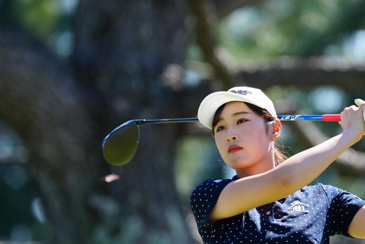 画像 : 5番目の画像 - 【写真8枚】「日本女子オープン」では、秋コーデの女子プロに会える！（撮影／岡沢裕行） - みんなのゴルフダイジェスト