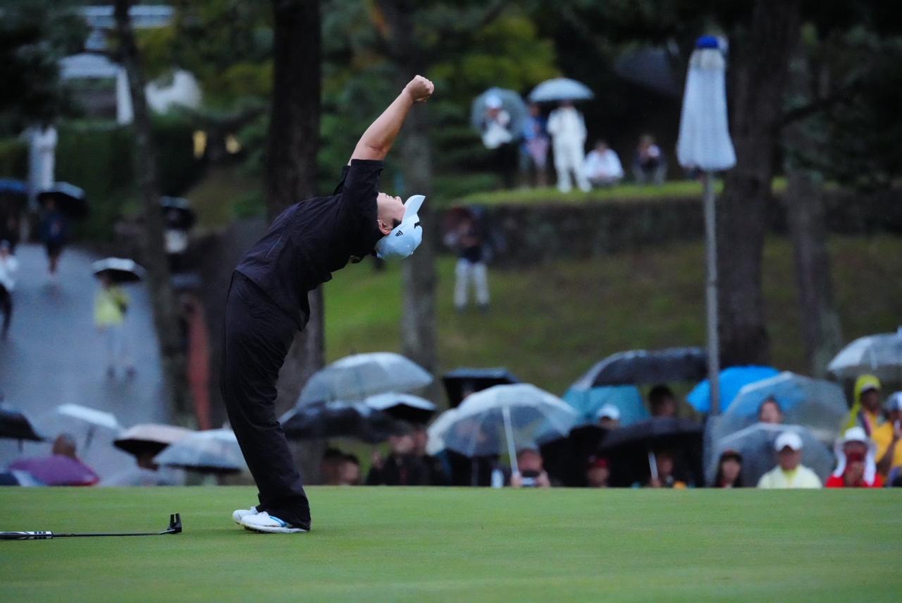 画像: 気持ちでつかんだツアー通算30勝目、メジャー4冠、永久シード。その喜びを全身で体現した