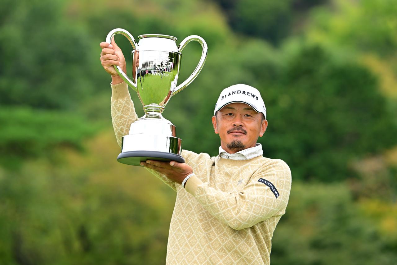 画像: 史上7人目の45歳以上で年間複数回優勝を達成した岩田寛