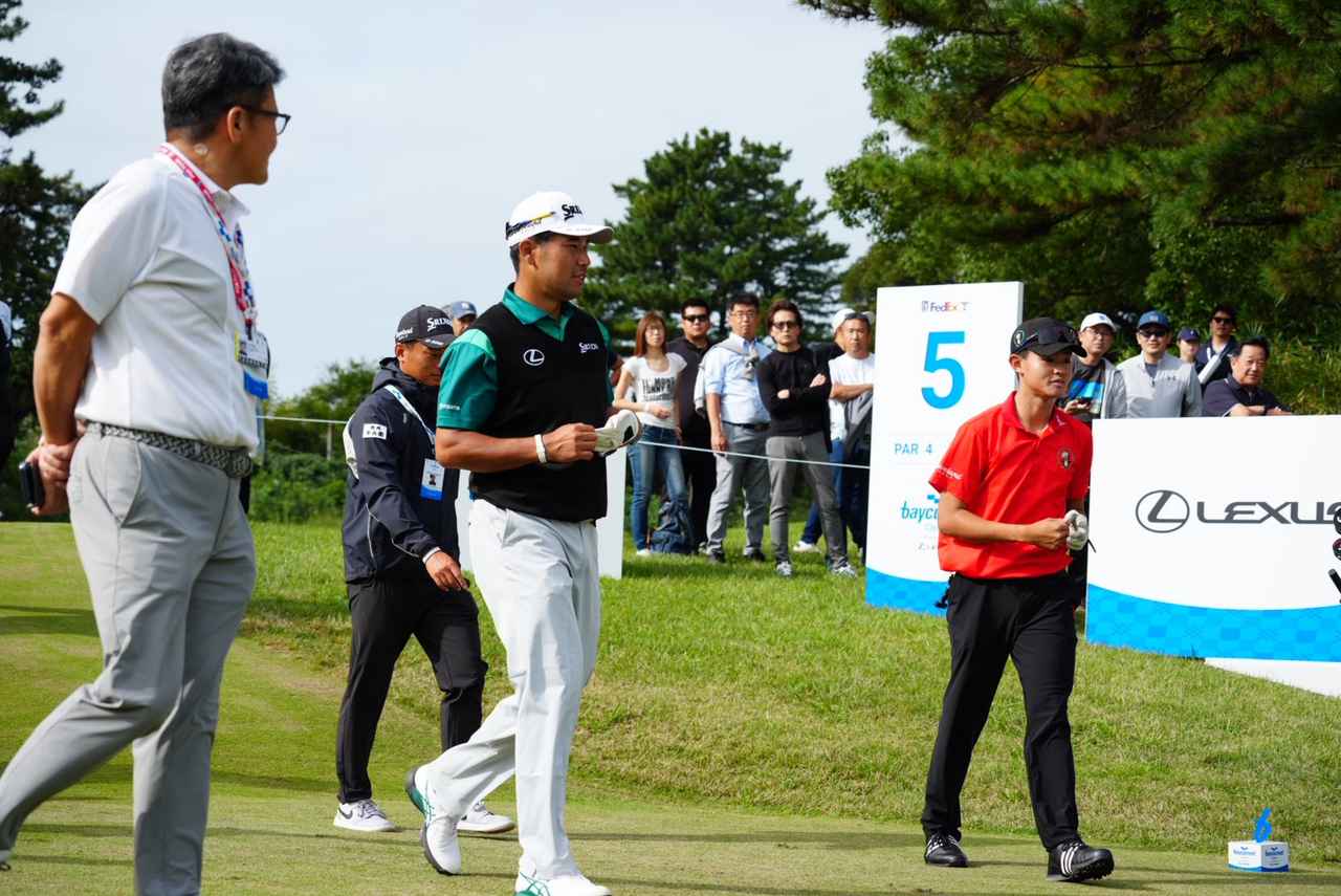 画像 : 5番目の画像 - 【写真9枚】後輩・長﨑煌心、偉大な先輩・松山英樹との練習ラウンド（撮影／岡沢裕行） - みんなのゴルフダイジェスト
