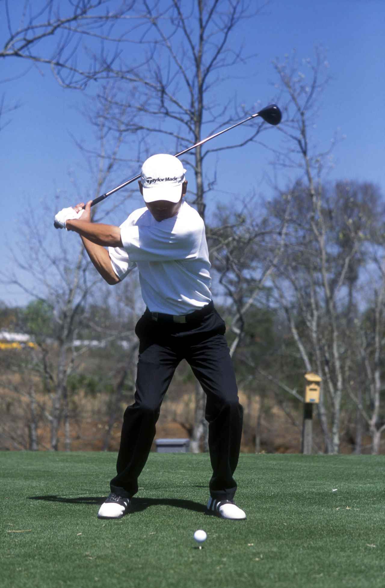 画像 : 5番目の画像 - 【連続写真9枚】貴重！ 田中秀道、2002年ドライバースウィング正面 - みんなのゴルフダイジェスト