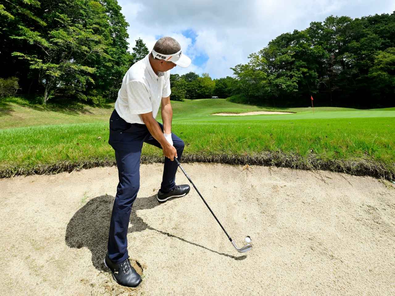画像: 【大ピンチ脱出図鑑】ゴルフの大叩きを防ぐ! 傾斜地やラフからの連続ミス回避法 - みんなのゴルフダイジェスト