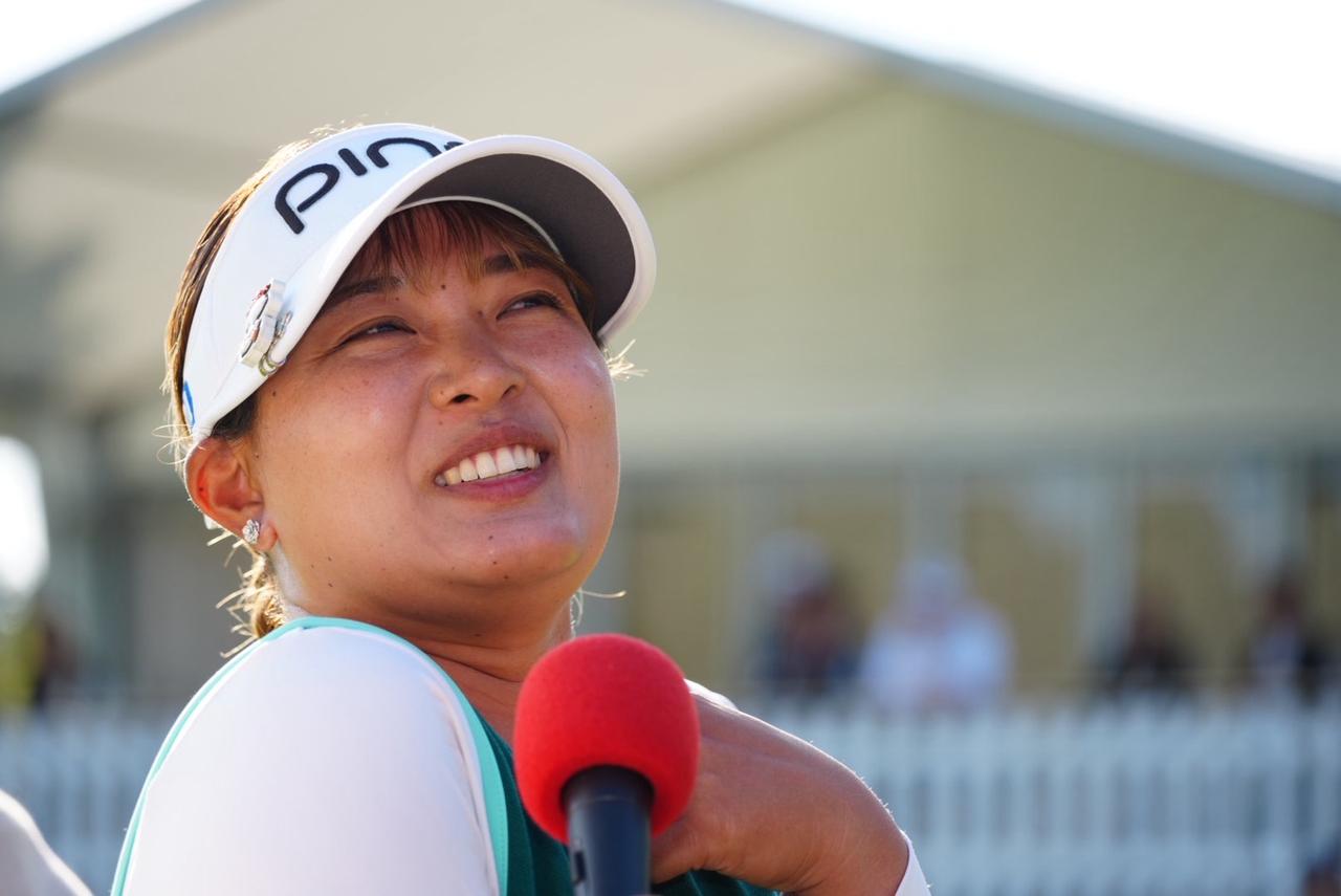 画像: ツアー通算23勝目を挙げた鈴木愛。「実感はない。最終日とは思えないほど、起きたときから落ち着いていました」