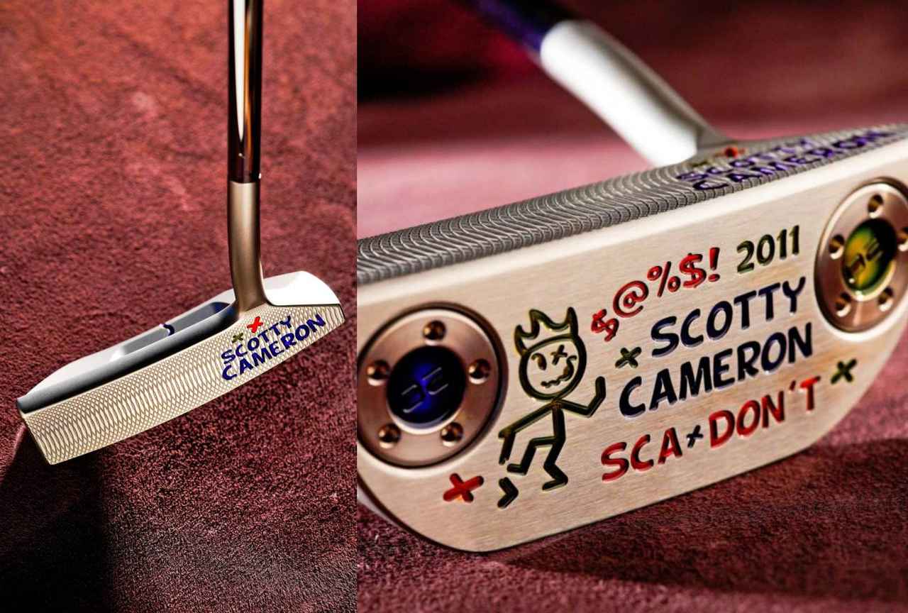 画像: フェースのSCOTTY CAMERONの文字はブルーにペイントされており、ソールには、機械彫刻で彫られたパイレーツスカルが踊る