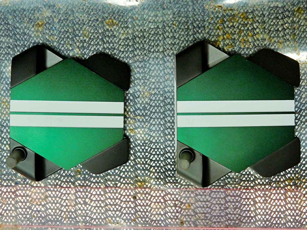 画像: 左がこれまでの「TRTL」、右が今回発表された「TRTL MAX」のヘッド(PHOTO/Akira Kato)