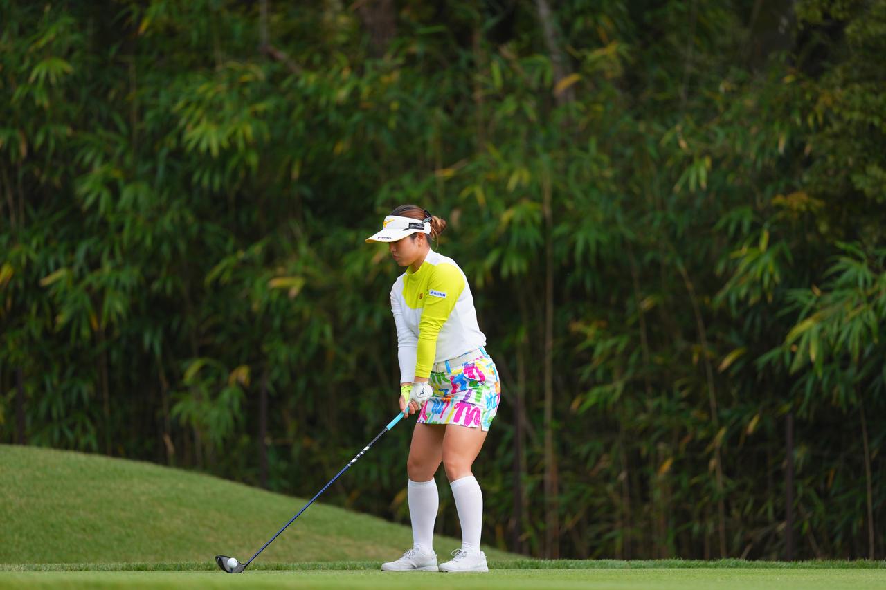 画像 : 1番目の画像 - 【連続写真10枚】仲村果乃のドライバースウィング斜め前方（写真／姉崎正） - みんなのゴルフダイジェスト