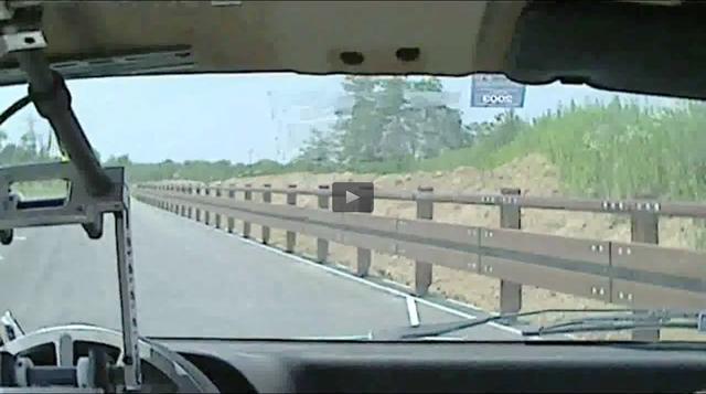 画像: 回避する気配を微塵も感じさせることなく。 www.toyo.co.jp