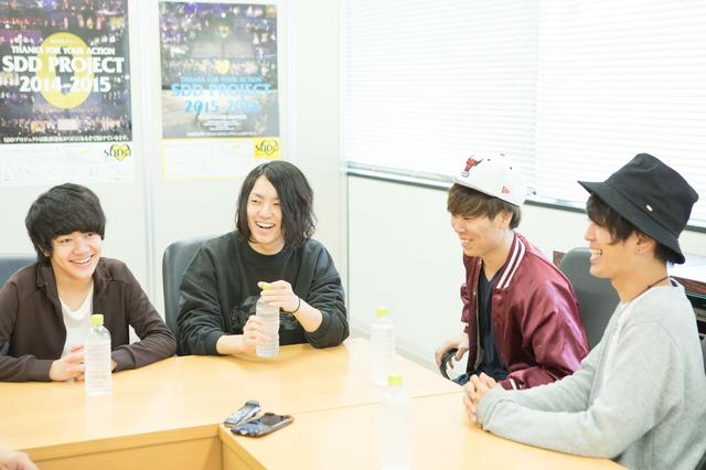 画像1: 『FM OSAKA E∞Tracks LIVE』初開催に向け、ラックライフ×Shout it Outのスペシャル対談が実現!<前編>