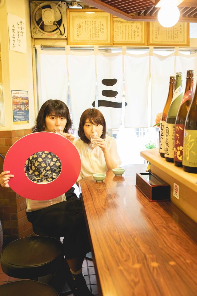 画像: 見つめながら…