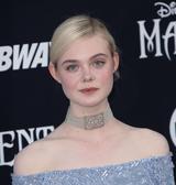 画像: エル・ファニングが人気バンド、“グループラブ”の“グッド・モーニング”のミュージック・クリップに出演!!
