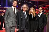 画像: スタンリー・トゥッチ(右端)が監督した『ファイナル・ポートレート』のアーミー・ハマー、ジェフリー・ラッシュ、クレマンス・ポージー Pascal Le Segretain/Getty Images