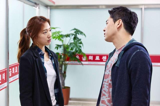 画像: (左=パク・シネ) ©CJ E&M Corporation, Choice Cut Pictures. All Rights Reserved.