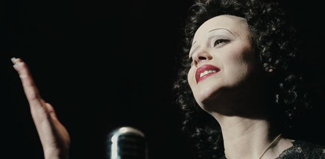 画像: 伝説的シャンソン歌手の生涯をM・コティヤールが熱演する愛のドラマ