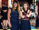 画像: 左=パティ・ジェンキンス監督/右=乃木坂46・白石麻衣