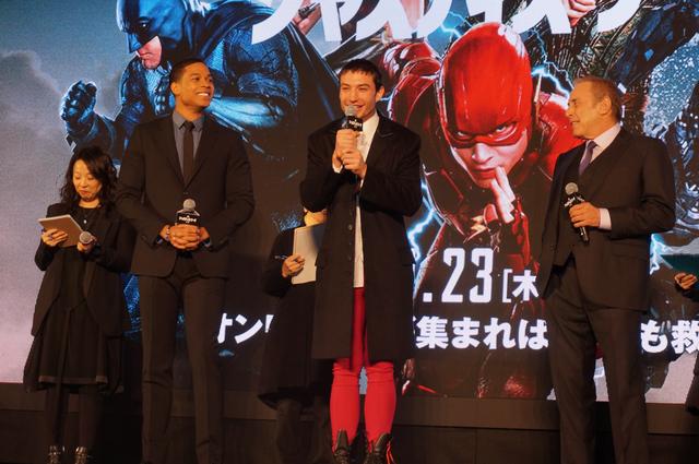 画像4: エズラ・ミラー&レイ・フィッシャー来日!
『ジャスティス・リーグ』のジャパンプレミアで1200人のファンが大熱狂