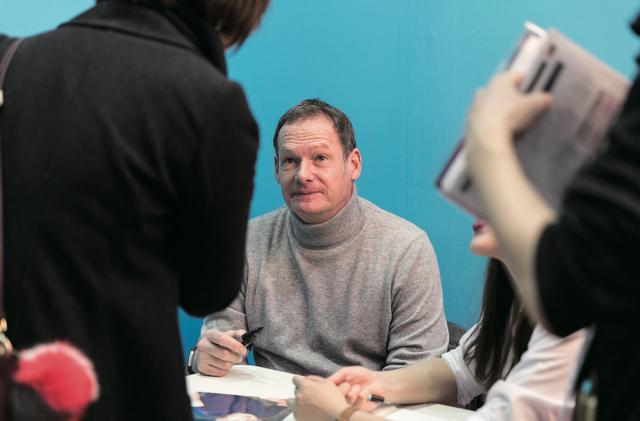 画像: SCREENブースではマーク・レスターのサイン会を