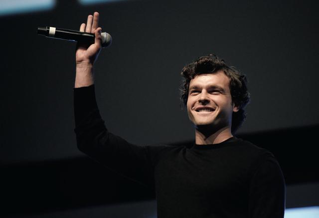 画像: ハンソロを演じるオルデン・エーレンライク