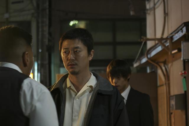 画像2: 兄弟・姉妹を演じるユニークなキャスティングを語る
