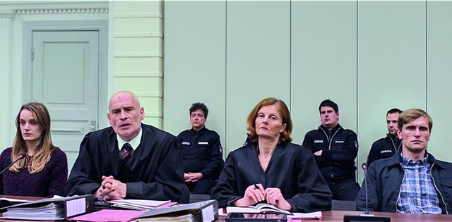 画像: 愛する夫と息子を爆弾テロで奪われた女性