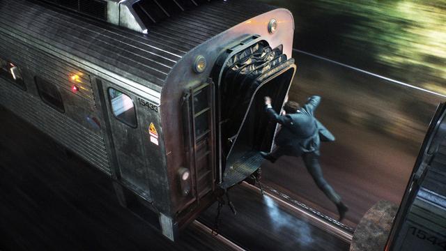 画像: 03: 前代未聞の車両と駅のセット
