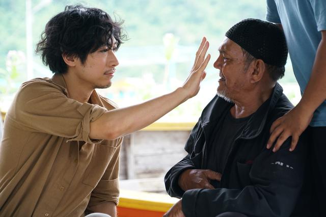 画像1: 深田「インドネシアのスタッフはみんな人生を楽しんでいる」 ディーン「異文化が混じり合っていくことは面白い」