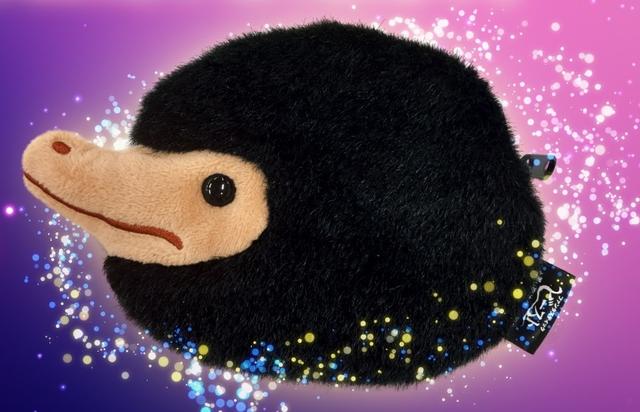 画像: ふわふわコインポーチが特典に!