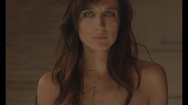 画像2: 不法移民女性が経験する悪夢の一夜とは? 各国の映画祭で話題の問題作『MOST BEAUTIFUL ISLAND』公開決定