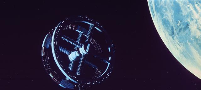 画像: 宇宙ステーションのメタリックな質感もわかる!