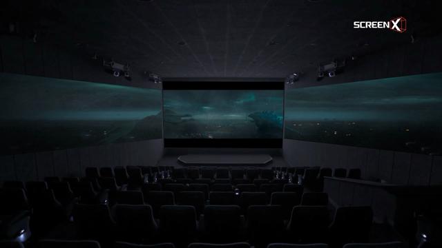 画像: 映画館でゴジラVRゲームをするような体験
