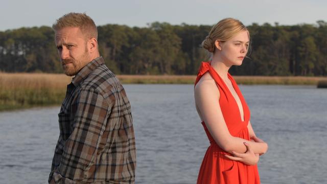 画像: 眩しすぎる青ビキニ!『ガルヴェストン』からエル・ファニングの海水浴シーンが解禁