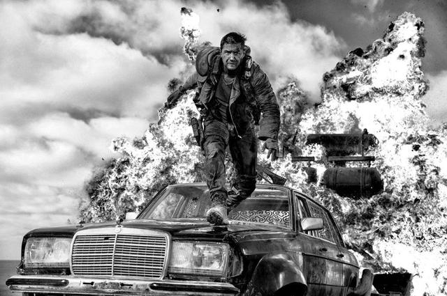 画像: マッドマックス怒りのデス・ロード ブラック&クロームエディション PG12指定 Ⓒ2015 VILLAGE ROADSHOW FILMS (BVI) LIMITED Ⓒ2016 WARNER BROS. ENT. ALL RIGHTS RESERVED