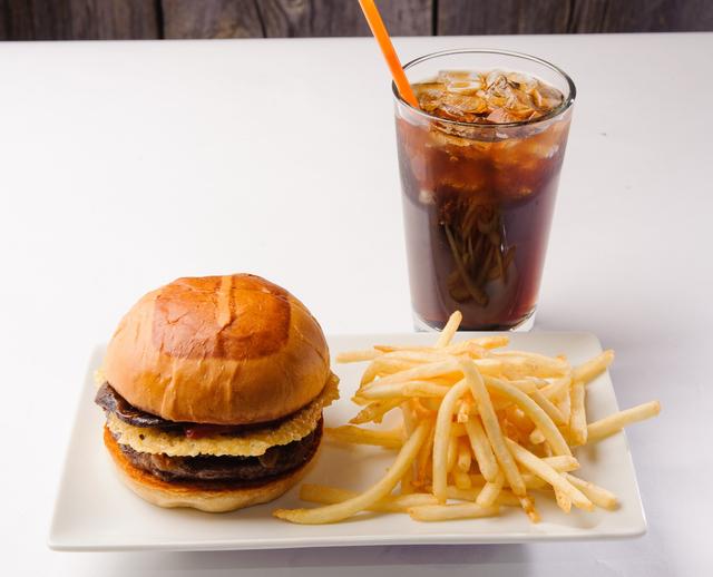 画像: UMAMI BURGER UMAMIセット 1,491円