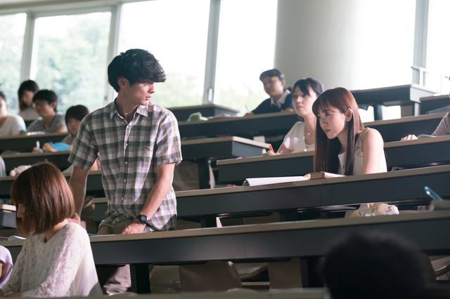 画像1: 説明的になりすぎないように、 引き算しながら演じていました
