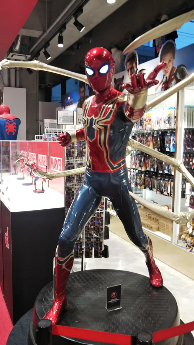 画像2: まるで本物!SNS映えする、等身大フィギュア!
