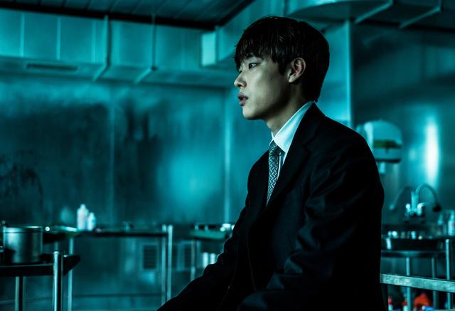 画像1: 韓国で中毒者が続出した“全員狂人”映画の予告編が公開