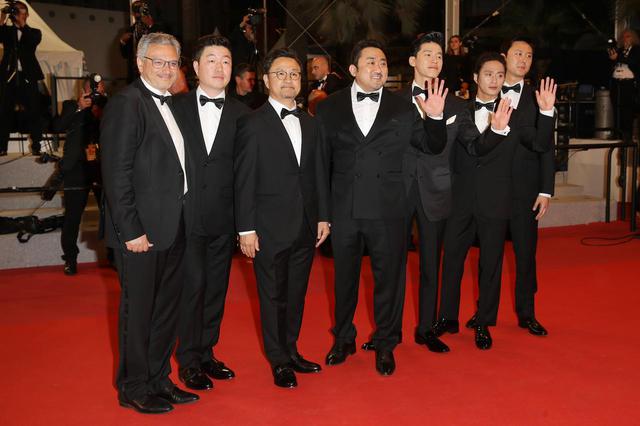 画像: シルベスター製作でリメイクが決定した「悪人伝」のキャストと共に。今年のカンヌ国際映画祭にて Photo by Andreas Rentz/Getty Images