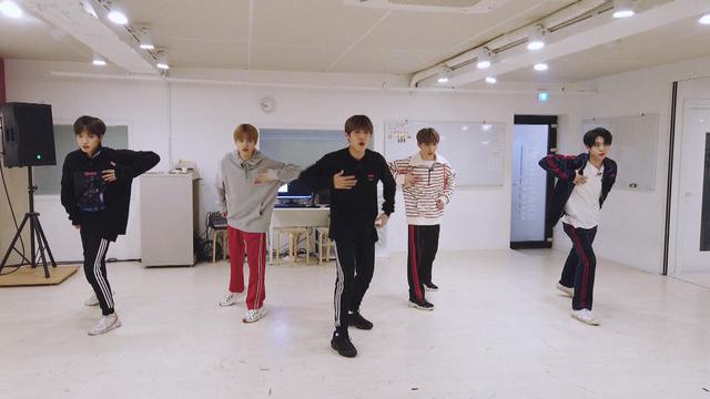 画像3: アイドルとしての姿から、等身大の素顔までAB6IXの魅力が満載!