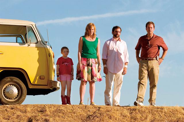 画像: 家族が乗り込むのは「希望」色のバス 「リトル・ミス・サンシャイン」(2006)