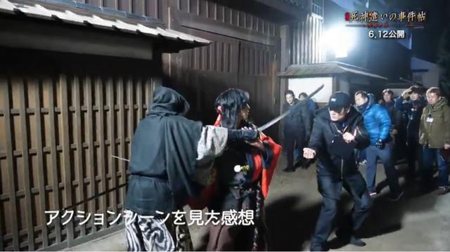 画像: 主演鈴木拡樹とアクション監督との殺陣のシーンでの一幕