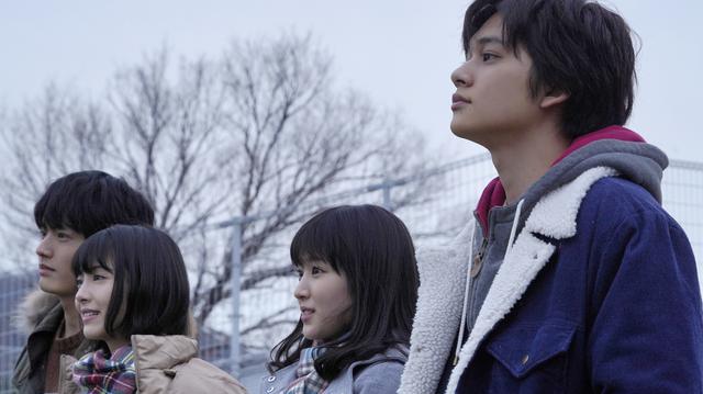 画像: 左奥から:赤楚衛二、浜辺美波、福本莉子、北村匠海 Ⓒ 2020「思い、思われ、ふり、ふられ」製作委員会 © 咲坂伊緒/集英社