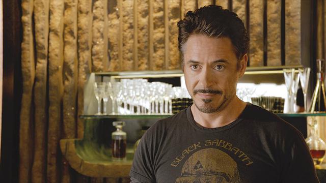 画像: ロックバンド“ブラック・サバス”のTシャツを着こなすトニー(写真は「アベンジャーズ」)