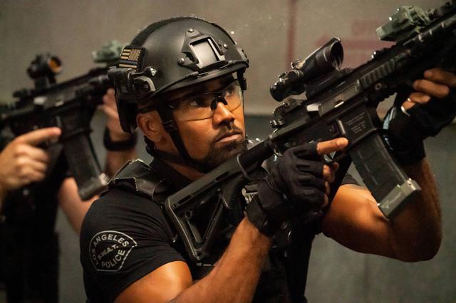画像: \今月のイチオシ/ S.W.A.T.チームがついに東京上陸!大人気アクション超大作の最新シーズン S.W.A.T. シーズン3